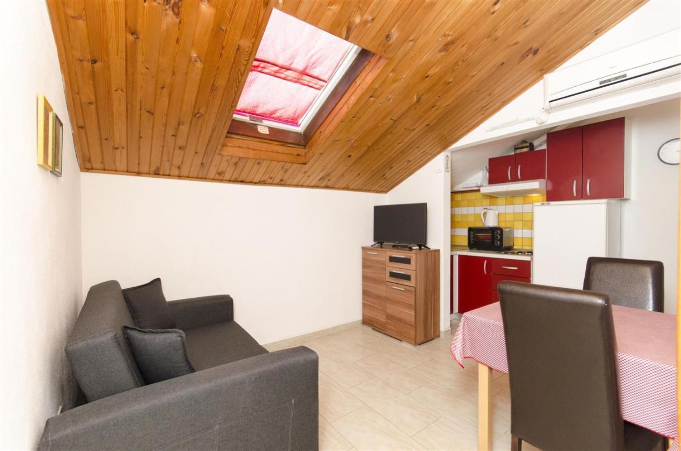 Apartmani Banic Apartman 5 Postira Ngoại thất bức ảnh